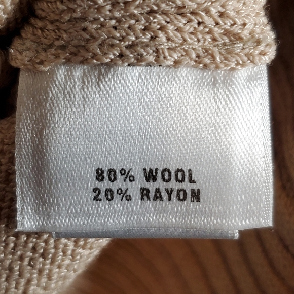 St. John Sweater - Picture 7 of 7